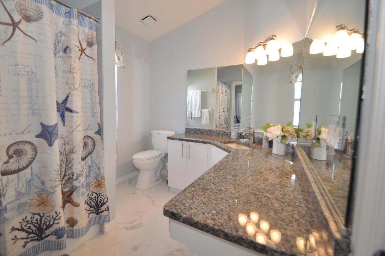 Sunset Bay Beautiful Pool Home - Bring Your Boat Or Jet Ski - Canal With Dock- Sleeps 10 - 4 Bd Palm Coast Eksteriør billede