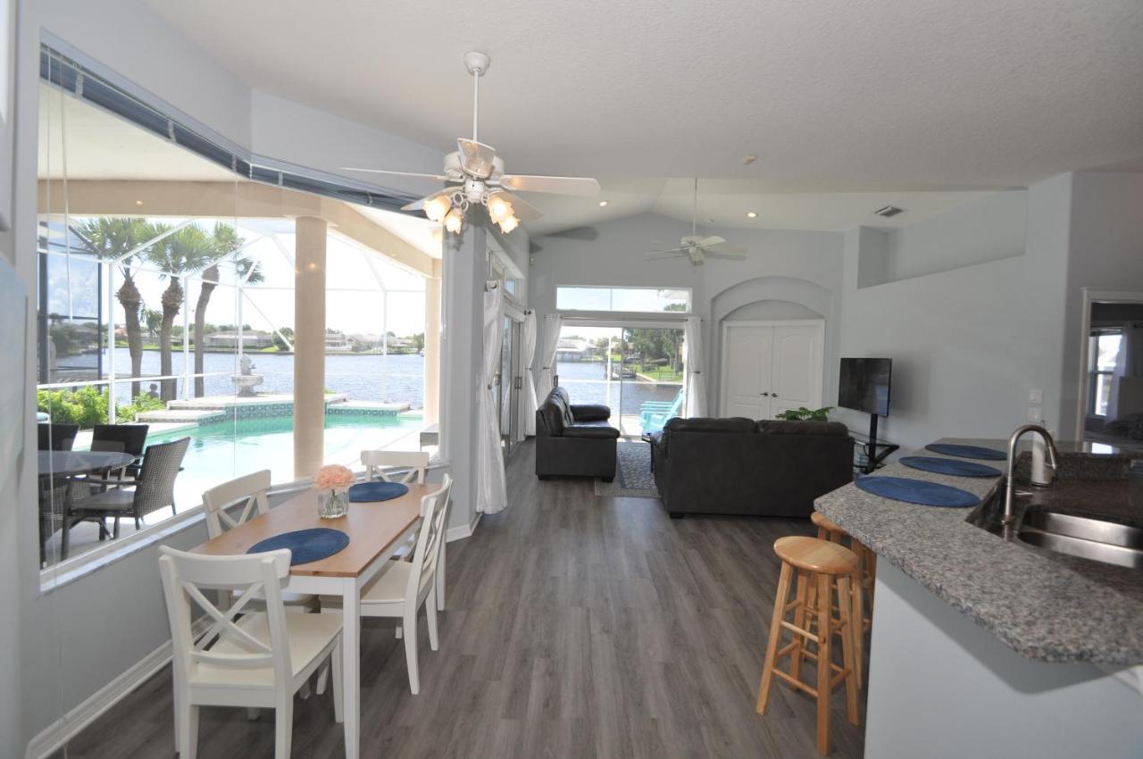 Sunset Bay Beautiful Pool Home - Bring Your Boat Or Jet Ski - Canal With Dock- Sleeps 10 - 4 Bd Palm Coast Eksteriør billede