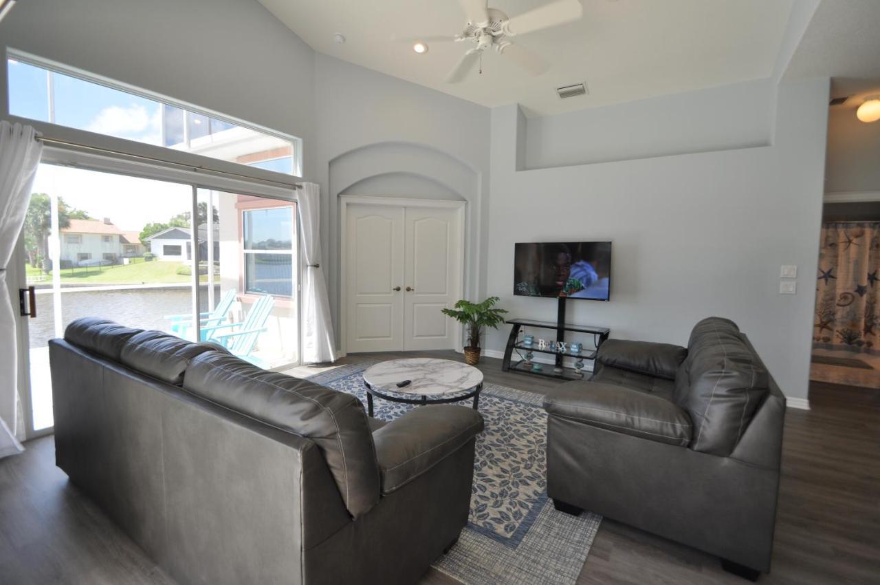 Sunset Bay Beautiful Pool Home - Bring Your Boat Or Jet Ski - Canal With Dock- Sleeps 10 - 4 Bd Palm Coast Eksteriør billede